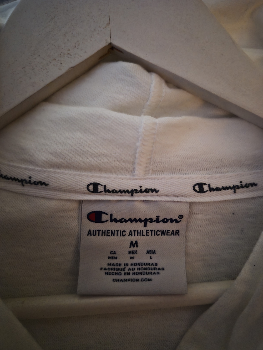 8 Items For Only $30💥 Champion Women White Hoodie Size M🥰 - Picture 4 of 9